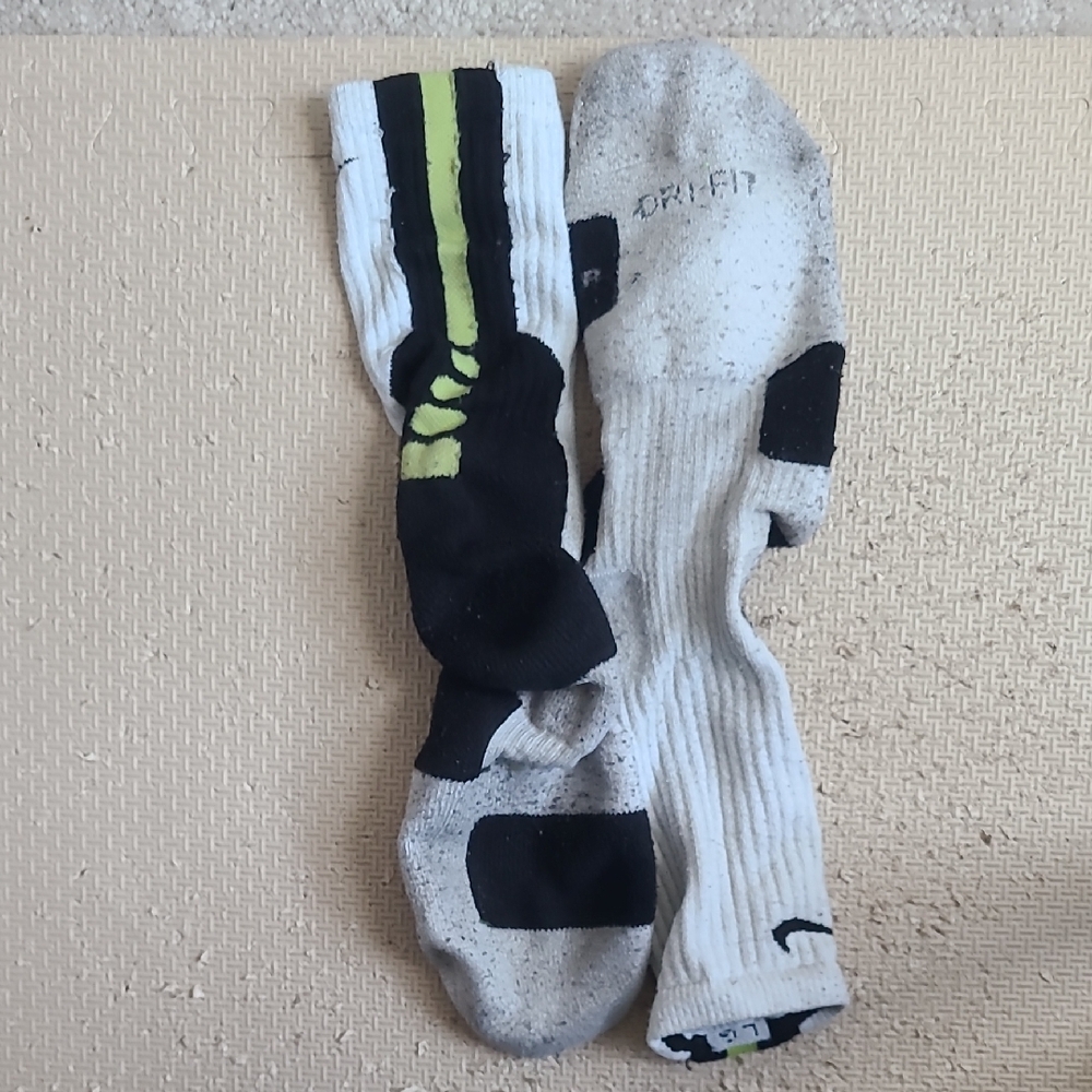Nike Elite Men's Black and White Athletic Socks
